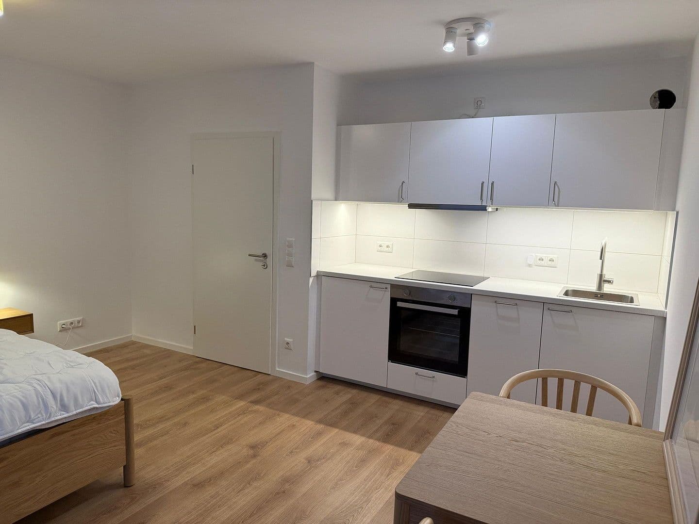 Pronájem bytu 1+1 31 m², Gollierstrasse 7a, München, Bavorsko Pronájem bytu 1+1 31 m², Gollierstrasse 7a, München, Bavorsko