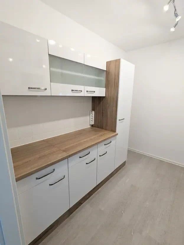 Pronájem bytu 2+kk 62 m², Woogstraße 36, Neuhofen, Porýní-Falc Pronájem bytu 2+kk 62 m², Woogstraße 36, Neuhofen, Porýní-Falc