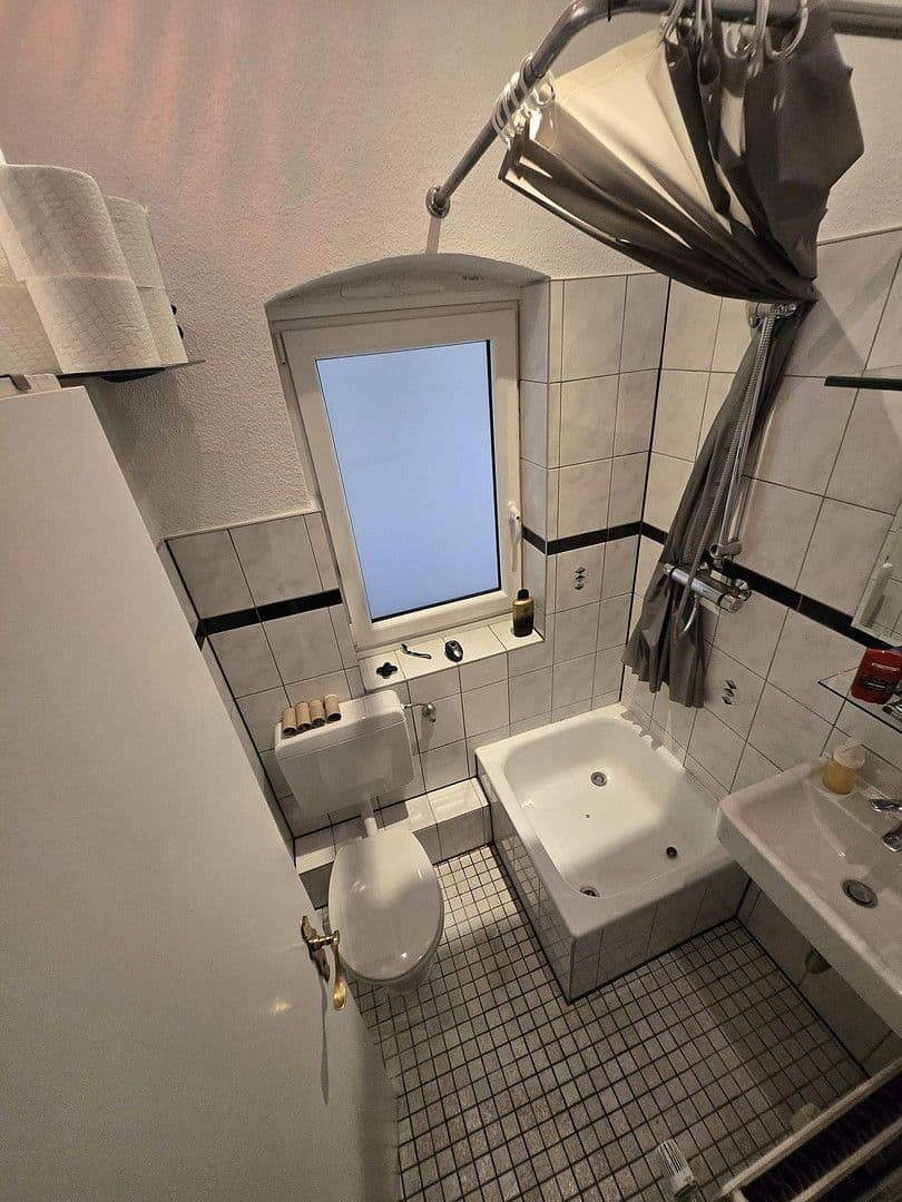 Pronájem bytu 1+1 30 m², Kiel, Šlesvicko-Holštýnsko Pronájem bytu 1+1 30 m², Kiel, Šlesvicko-Holštýnsko