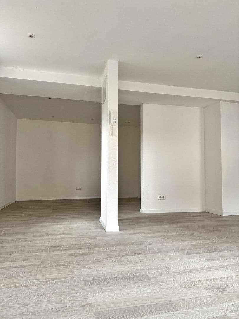 Pronájem bytu 1+kk 68 m², Vaihinger Landstraße 2, Stuttgart, Bádensko-Württembersko Pronájem bytu 1+kk 68 m², Vaihinger Landstraße 2, Stuttgart, Bádensko-Württembersko