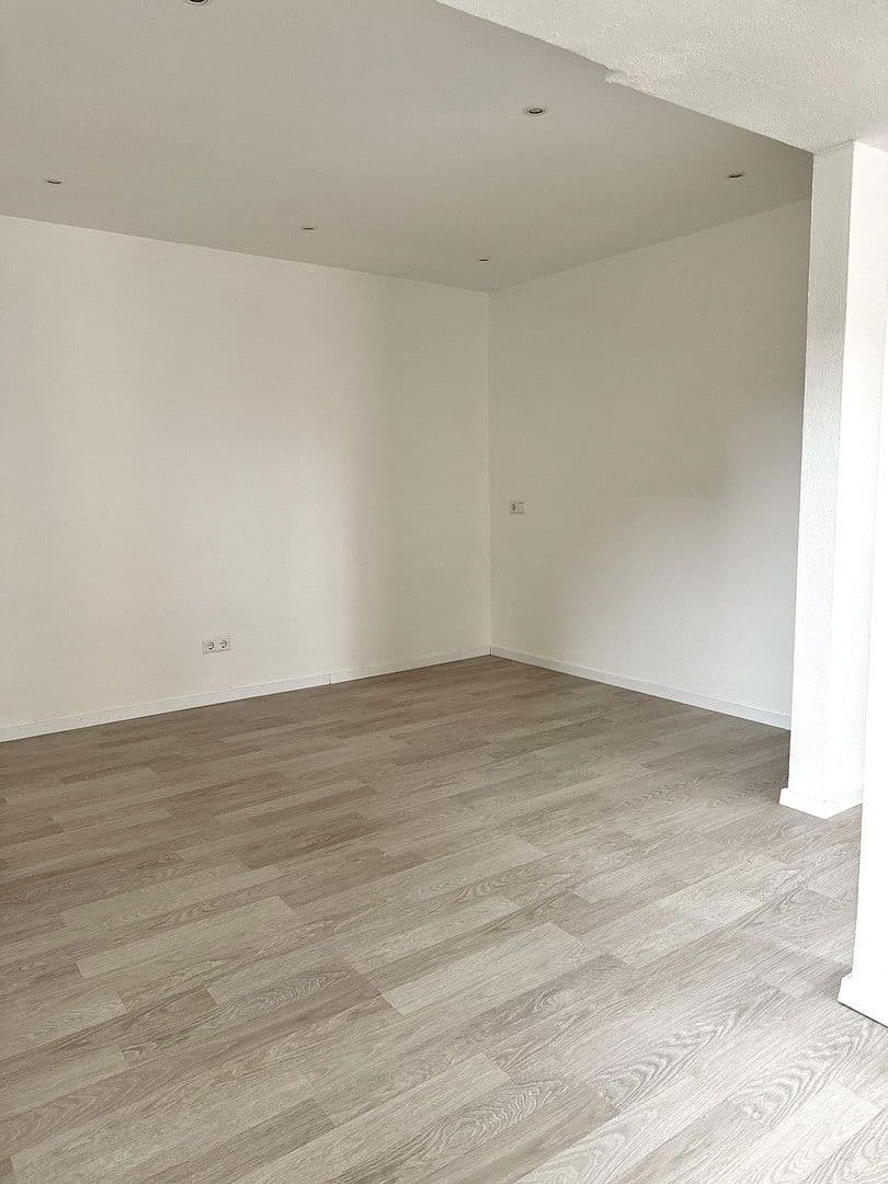 Pronájem bytu 1+kk 68 m², Vaihinger Landstraße 2, Stuttgart, Bádensko-Württembersko Pronájem bytu 1+kk 68 m², Vaihinger Landstraße 2, Stuttgart, Bádensko-Württembersko