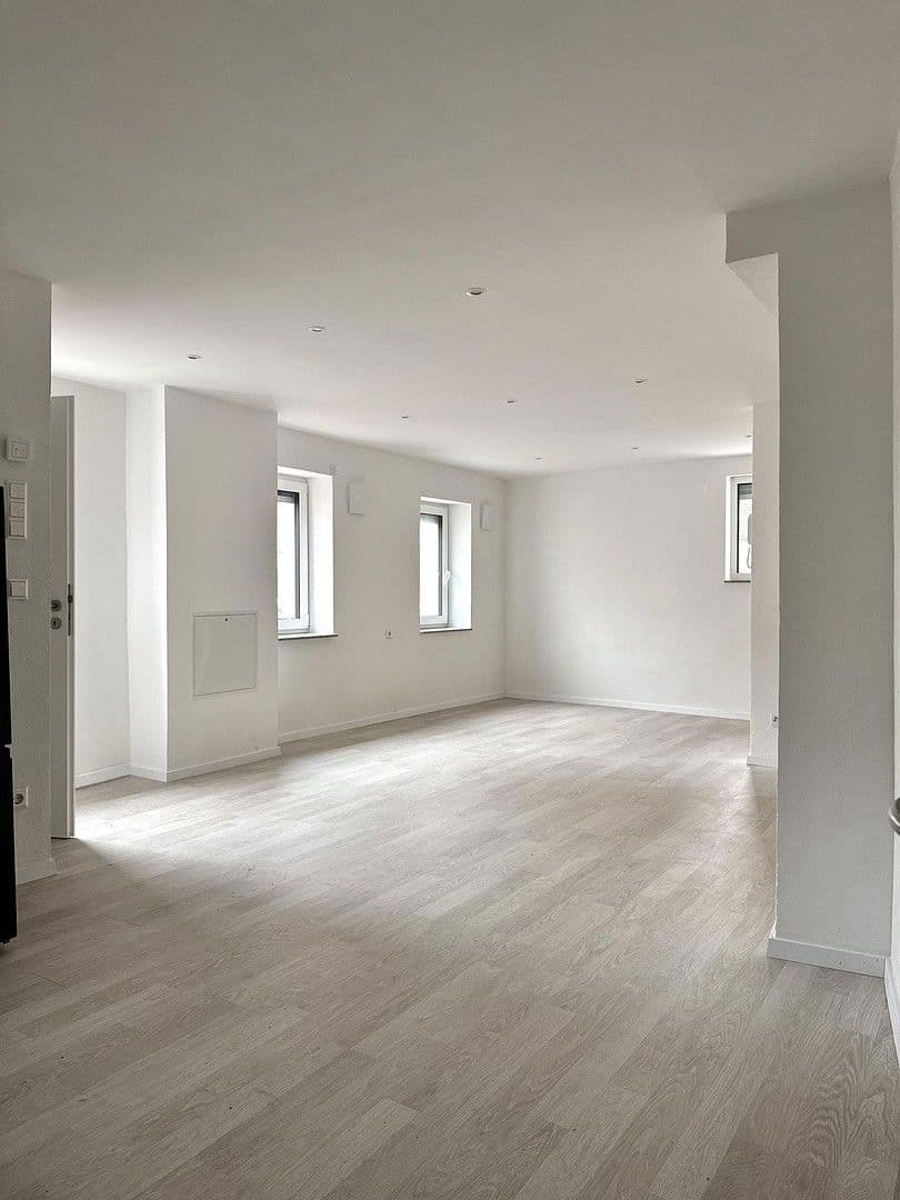 Pronájem bytu 1+kk 68 m², Vaihinger Landstraße 2, Stuttgart, Bádensko-Württembersko Pronájem bytu 1+kk 68 m², Vaihinger Landstraße 2, Stuttgart, Bádensko-Württembersko