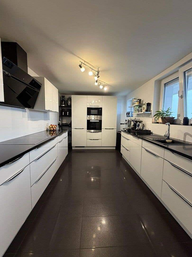 Prodej domu 300 m², pozemek 1.050 m², Darmstädterstrasse 3, Pfungstadt, Hessen Prodej domu 300 m², pozemek 1.050 m², Darmstädterstrasse 3, Pfungstadt, Hessen