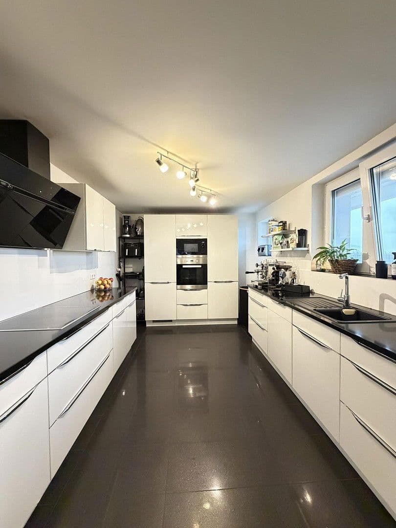 Prodej domu 300 m², pozemek 1.050 m², Darmstädterstrasse 3, Pfungstadt, Hessen Prodej domu 300 m², pozemek 1.050 m², Darmstädterstrasse 3, Pfungstadt, Hessen