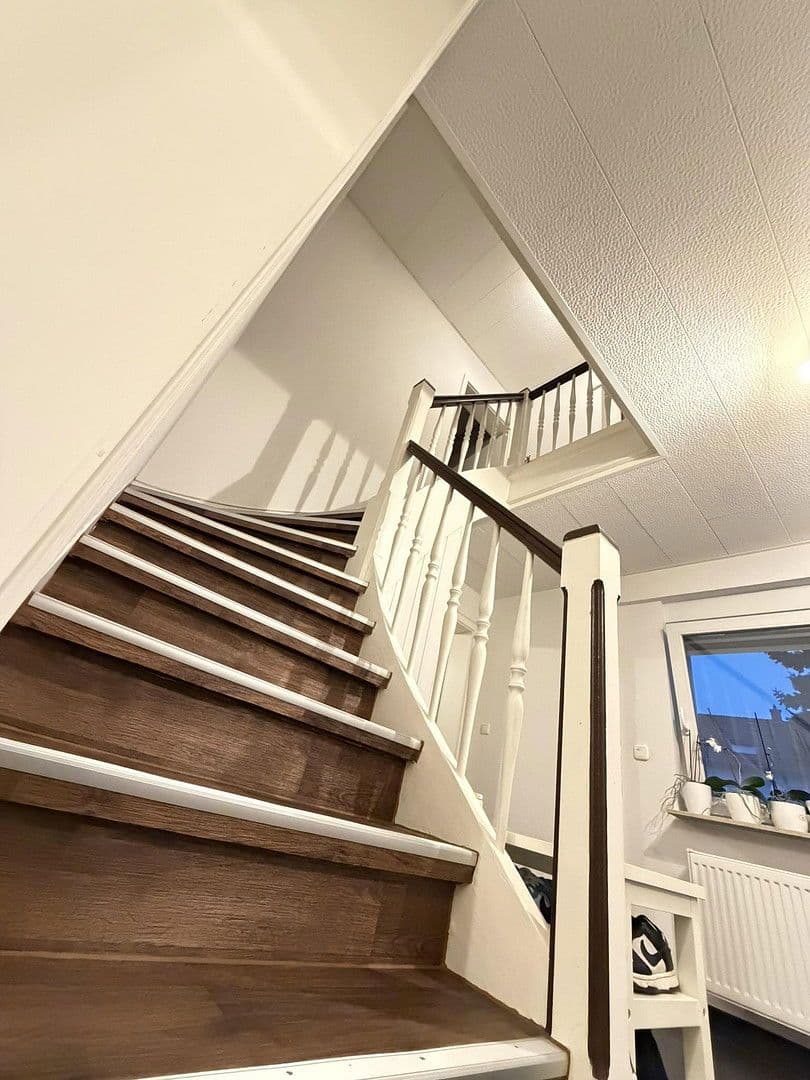 Prodej domu 300 m², pozemek 1.050 m², Darmstädterstrasse 3, Pfungstadt, Hessen Prodej domu 300 m², pozemek 1.050 m², Darmstädterstrasse 3, Pfungstadt, Hessen