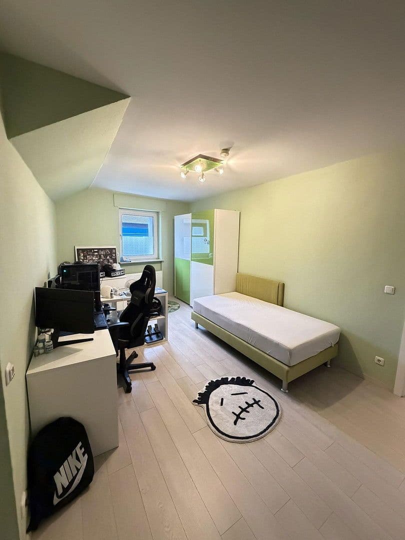 Prodej domu 300 m², pozemek 1.050 m², Darmstädterstrasse 3, Pfungstadt, Hessen Prodej domu 300 m², pozemek 1.050 m², Darmstädterstrasse 3, Pfungstadt, Hessen