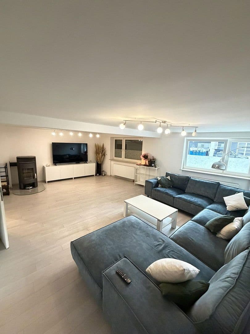 Prodej domu 300 m², pozemek 1.050 m², Darmstädterstrasse 3, Pfungstadt, Hessen Prodej domu 300 m², pozemek 1.050 m², Darmstädterstrasse 3, Pfungstadt, Hessen