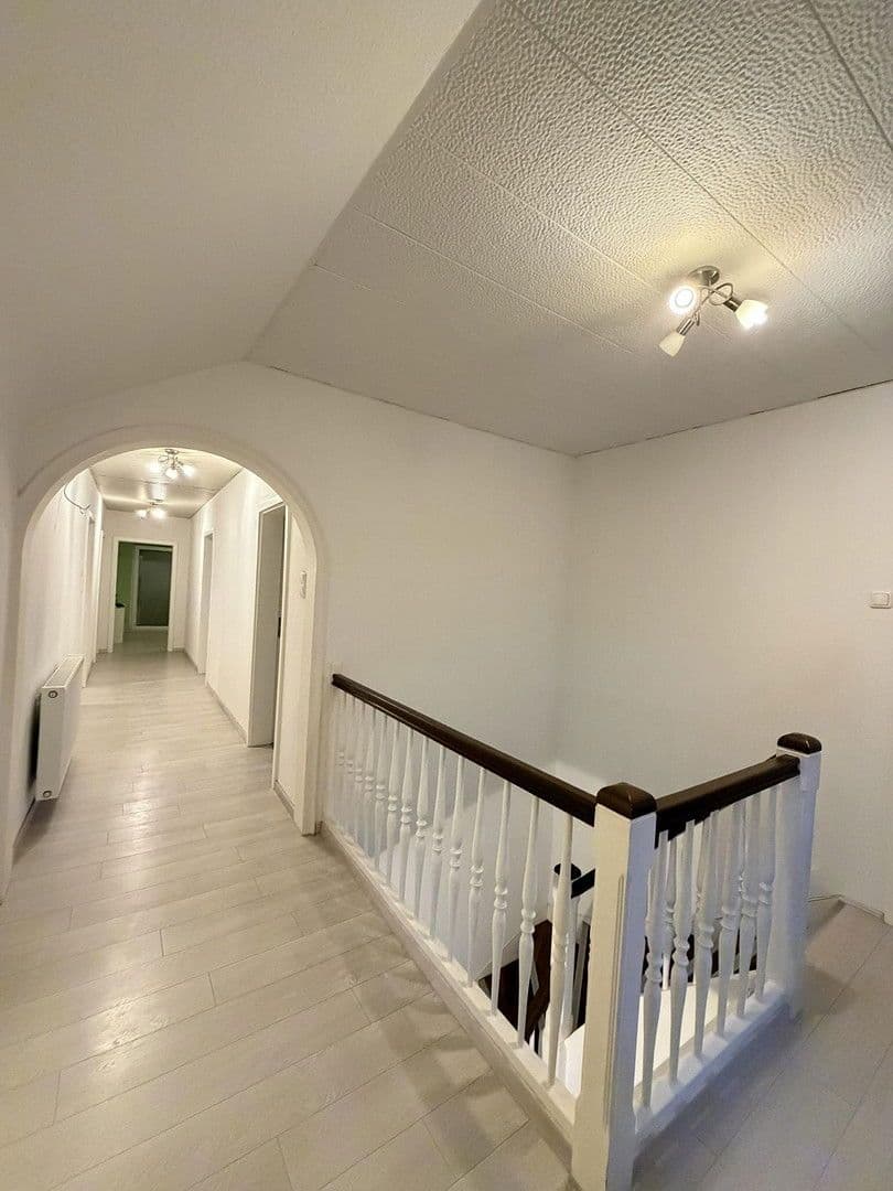 Prodej domu 300 m², pozemek 1.050 m², Darmstädterstrasse 3, Pfungstadt, Hessen Prodej domu 300 m², pozemek 1.050 m², Darmstädterstrasse 3, Pfungstadt, Hessen