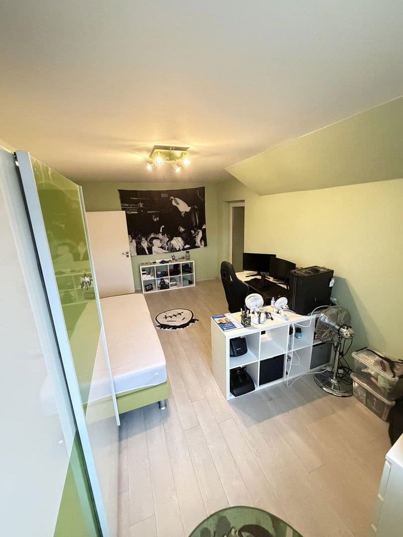 Prodej domu 300 m², pozemek 1.050 m², Darmstädterstrasse 3, Pfungstadt, Hessen Prodej domu 300 m², pozemek 1.050 m², Darmstädterstrasse 3, Pfungstadt, Hessen