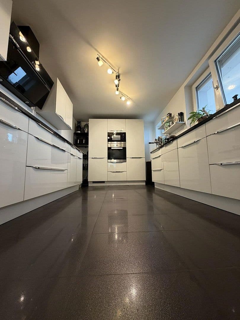 Prodej domu 300 m², pozemek 1.050 m², Darmstädterstrasse 3, Pfungstadt, Hessen Prodej domu 300 m², pozemek 1.050 m², Darmstädterstrasse 3, Pfungstadt, Hessen