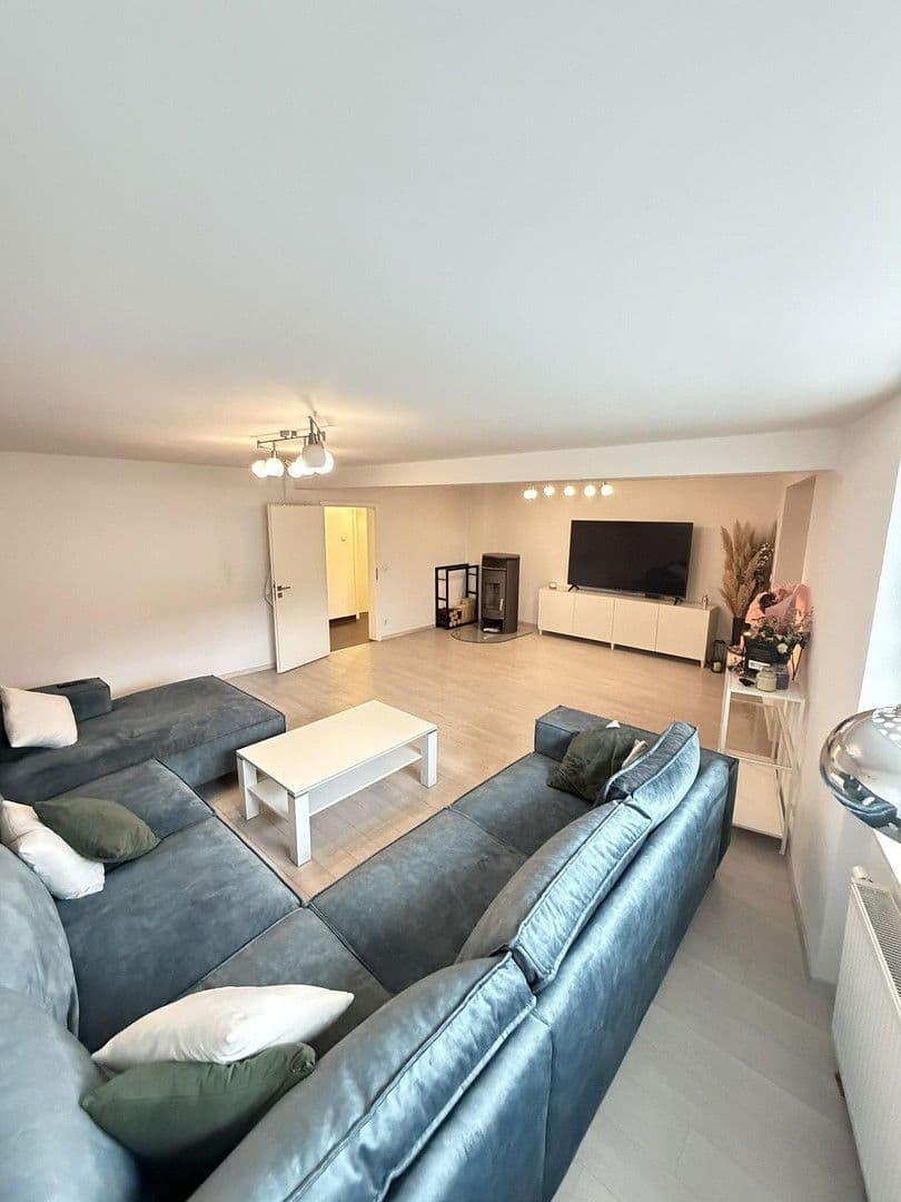 Prodej domu 300 m², pozemek 1.050 m², Darmstädterstrasse 3, Pfungstadt, Hessen Prodej domu 300 m², pozemek 1.050 m², Darmstädterstrasse 3, Pfungstadt, Hessen