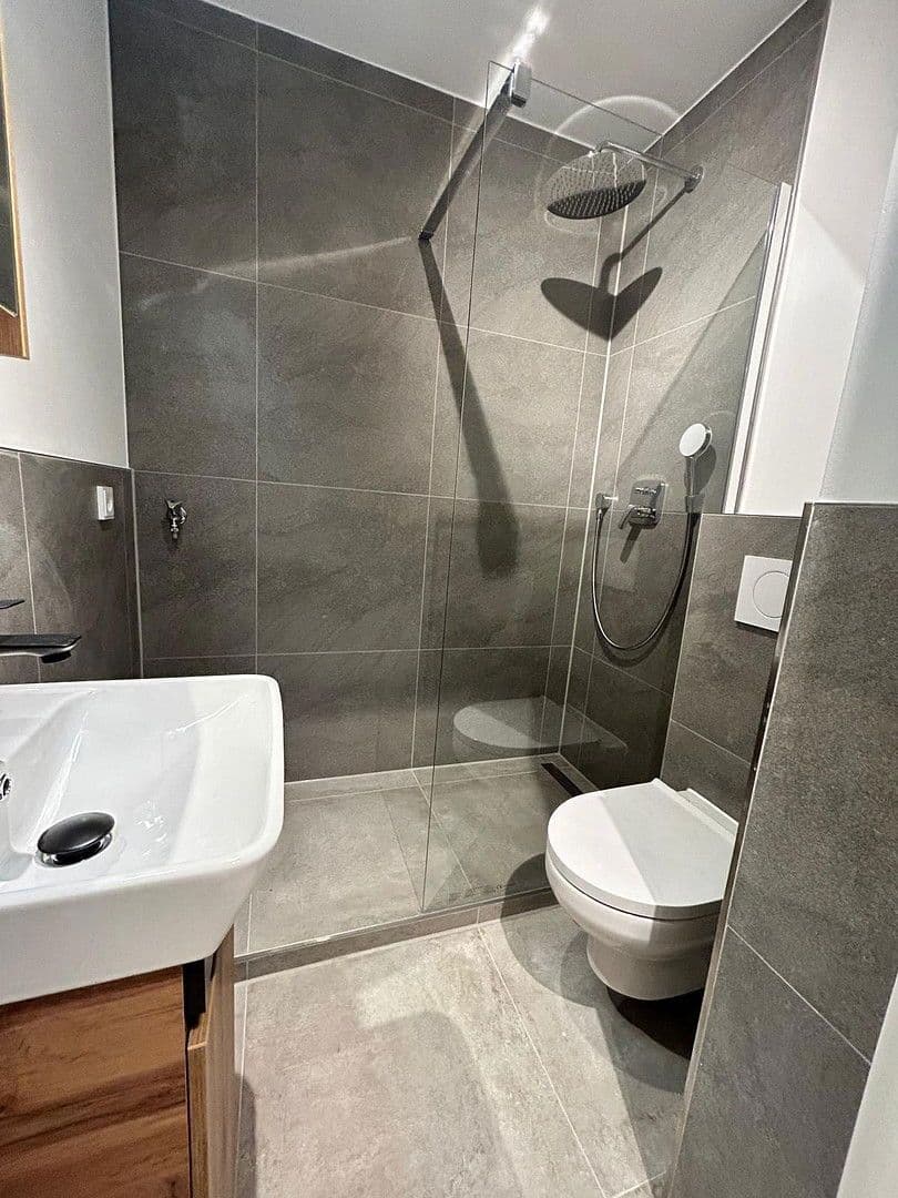 Pronájem bytu 1+1 22 m², Bad-Berneck-Str. 1, München, Bavorsko Pronájem bytu 1+1 22 m², Bad-Berneck-Str. 1, München, Bavorsko