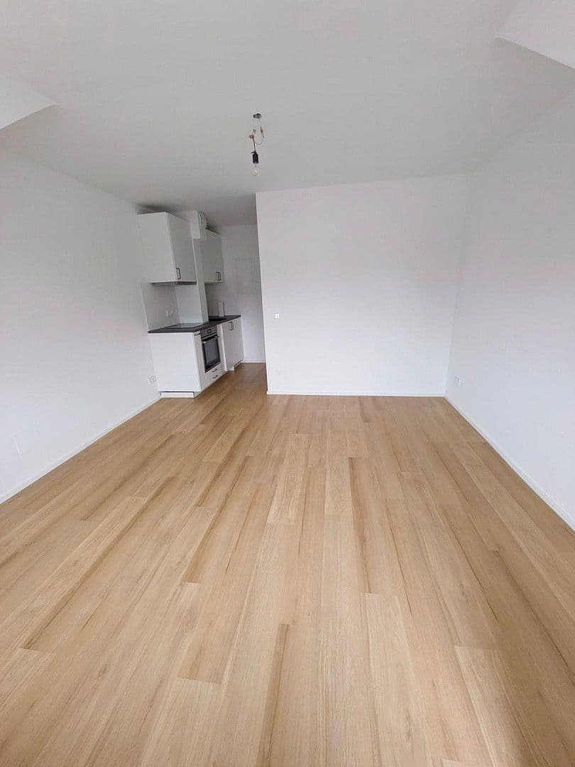 Pronájem bytu 1+1 22 m², Bad-Berneck-Str. 1, München, Bavorsko Pronájem bytu 1+1 22 m², Bad-Berneck-Str. 1, München, Bavorsko