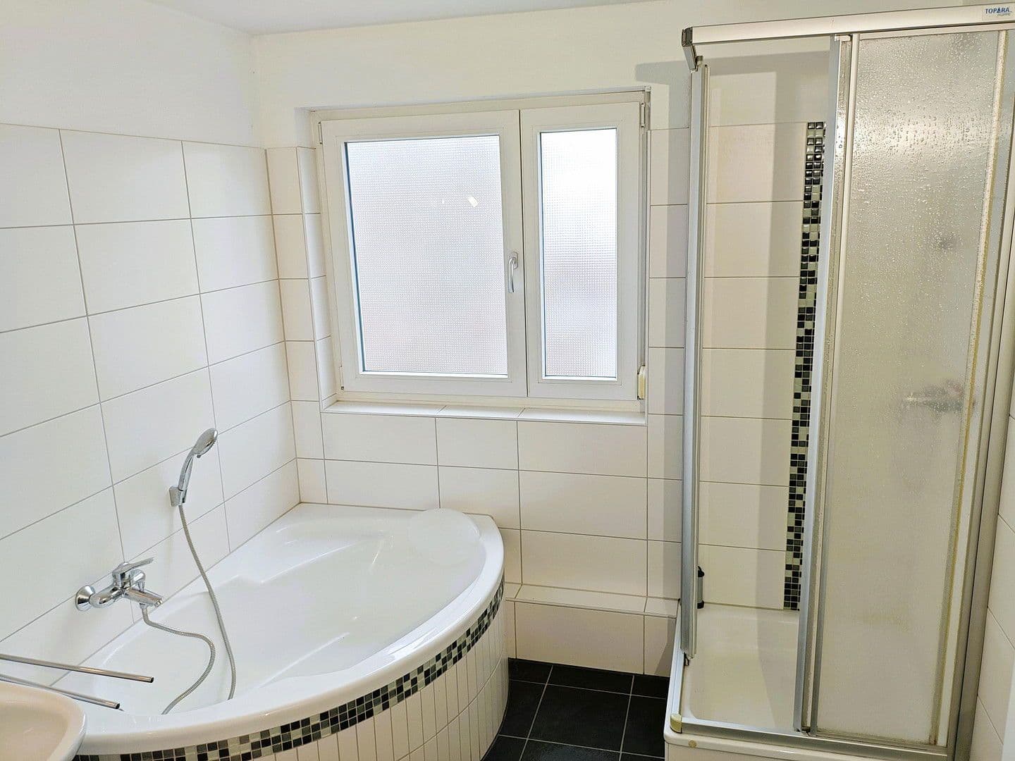 Pronájem bytu 4+1 100 m², Leonardo-Da-Vinci-Platz 1, Böblingen, Bádensko-Württembersko Pronájem bytu 4+1 100 m², Leonardo-Da-Vinci-Platz 1, Böblingen, Bádensko-Württembersko