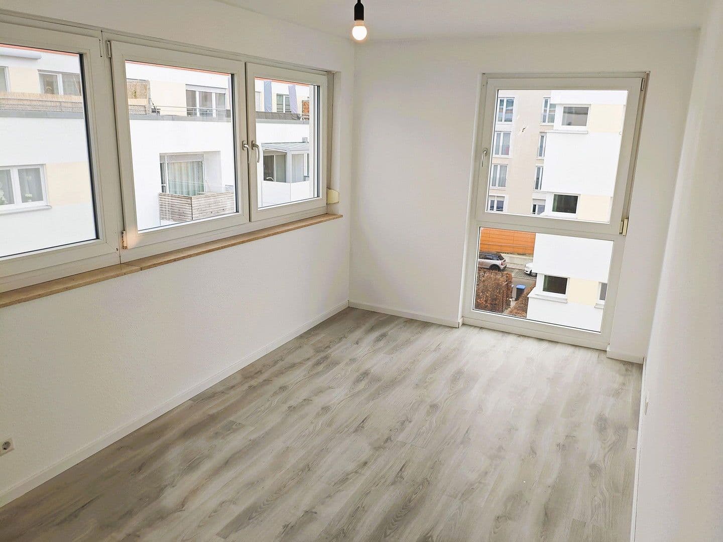 Pronájem bytu 4+1 100 m², Leonardo-Da-Vinci-Platz 1, Böblingen, Bádensko-Württembersko Pronájem bytu 4+1 100 m², Leonardo-Da-Vinci-Platz 1, Böblingen, Bádensko-Württembersko