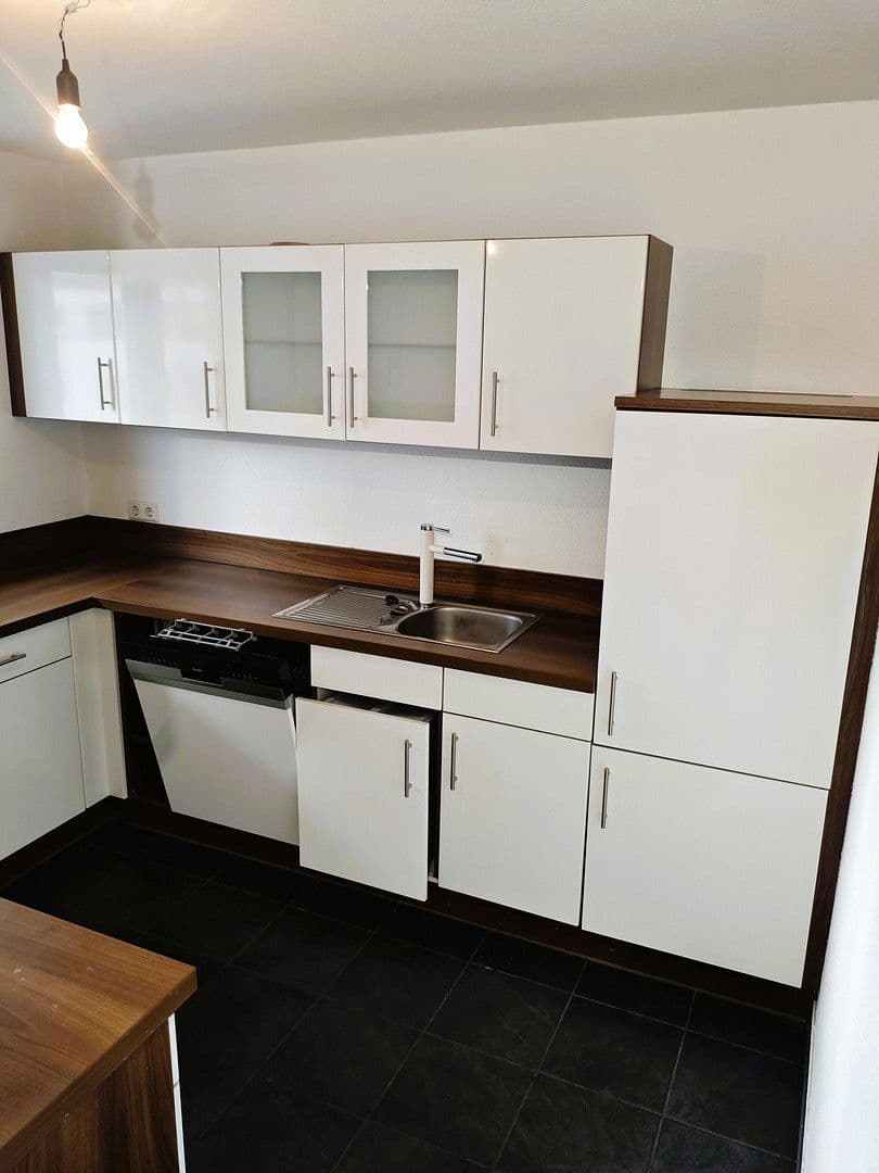 Pronájem bytu 4+1 100 m², Leonardo-Da-Vinci-Platz 1, Böblingen, Bádensko-Württembersko Pronájem bytu 4+1 100 m², Leonardo-Da-Vinci-Platz 1, Böblingen, Bádensko-Württembersko