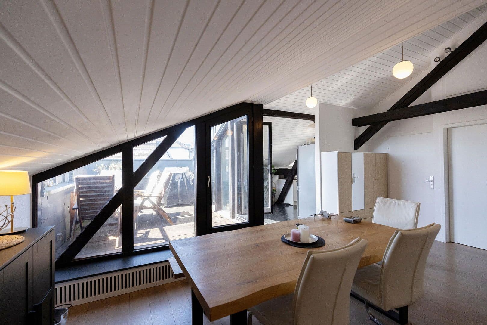 Prodej bytu 2+1 77 m², Bonn, Severní Porýní-Vestfálsko Prodej bytu 2+1 77 m², Bonn, Severní Porýní-Vestfálsko