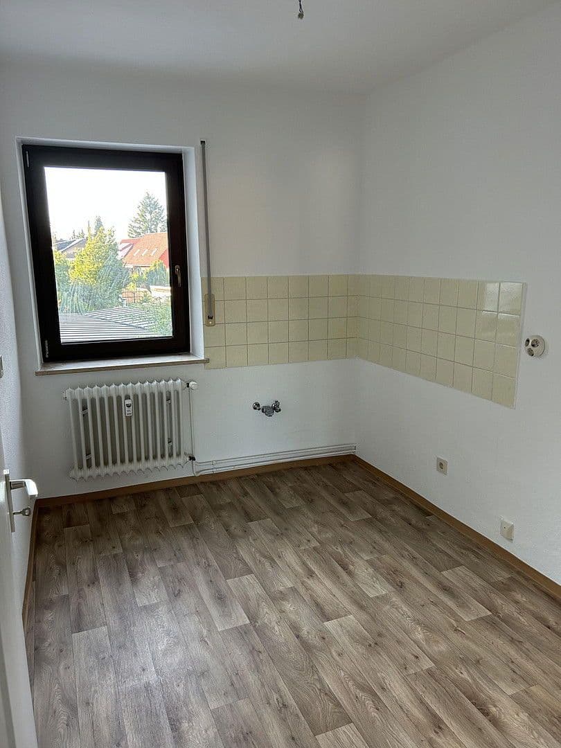 Pronájem bytu 3+1 58 m², Ansbacher Straße 42, Markt Erlbach, Bavorsko Pronájem bytu 3+1 58 m², Ansbacher Straße 42, Markt Erlbach, Bavorsko