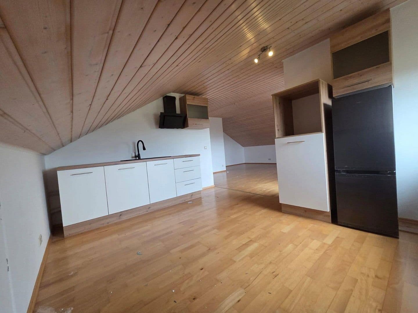 Pronájem bytu 3+kk 92 m², Gundelsheim, Bádensko-Württembersko Pronájem bytu 3+kk 92 m², Gundelsheim, Bádensko-Württembersko