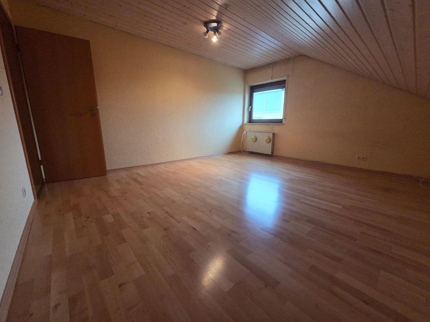 Pronájem bytu 3+kk 92 m², Gundelsheim, Bádensko-Württembersko Pronájem bytu 3+kk 92 m², Gundelsheim, Bádensko-Württembersko