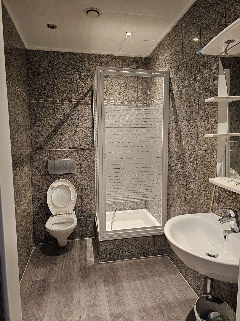 Pronájem bytu 1+1 41 m², Ellerstraße 23, Solingen, Severní Porýní-Vestfálsko Pronájem bytu 1+1 41 m², Ellerstraße 23, Solingen, Severní Porýní-Vestfálsko