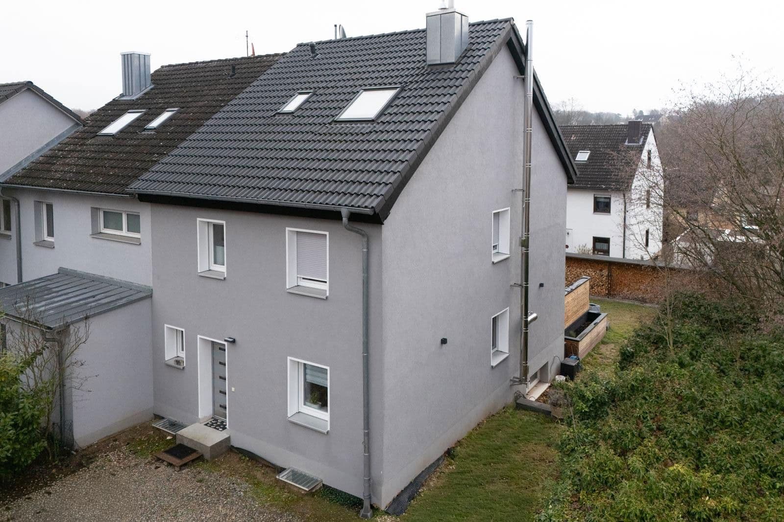 Prodej domu 145 m², pozemek 340 m², Fürther Str. 46, Roßtal, Bavorsko Prodej domu 145 m², pozemek 340 m², Fürther Str. 46, Roßtal, Bavorsko
