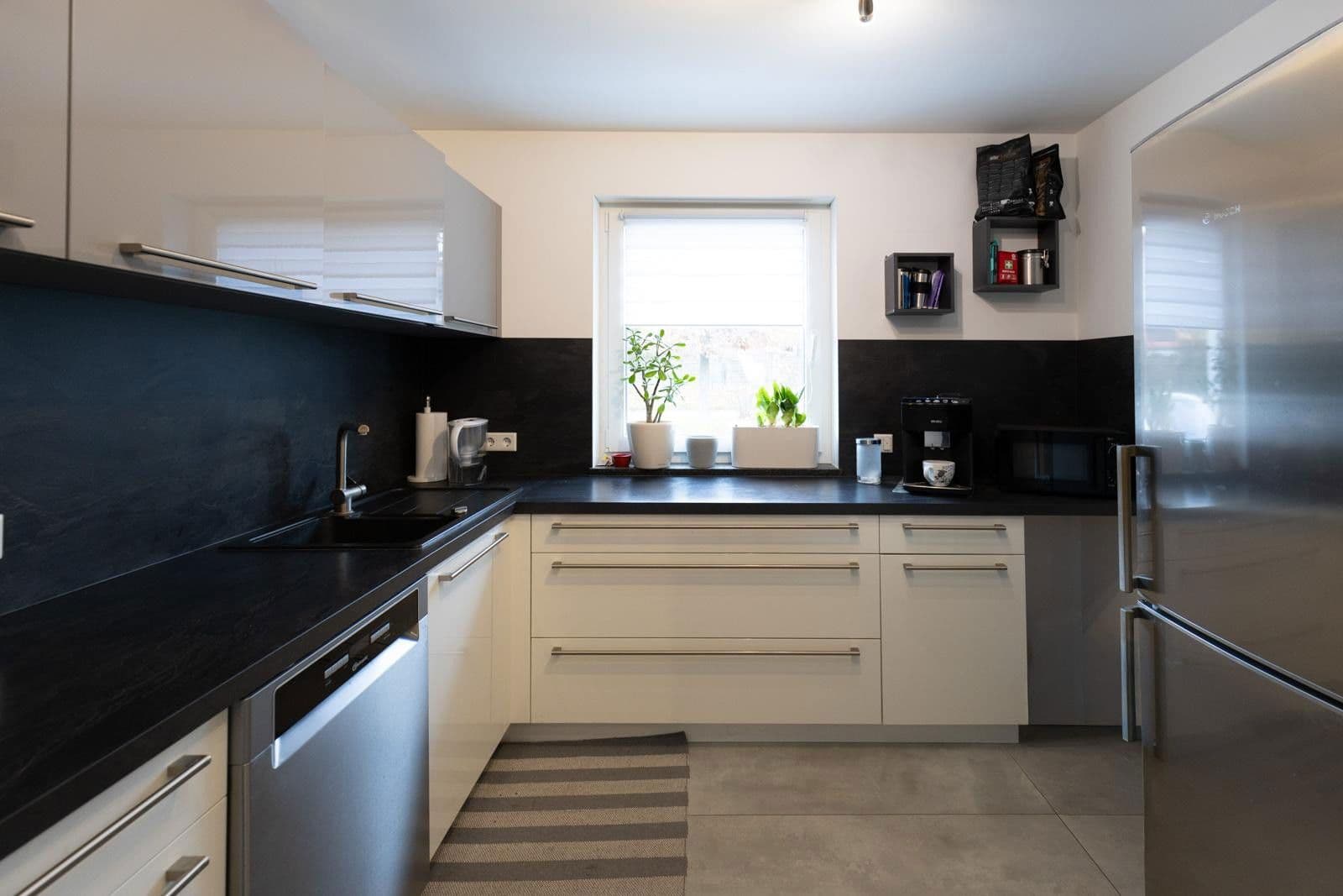 Prodej domu 145 m², pozemek 340 m², Fürther Str. 46, Roßtal, Bavorsko Prodej domu 145 m², pozemek 340 m², Fürther Str. 46, Roßtal, Bavorsko