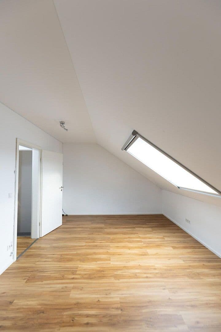 Prodej domu 145 m², pozemek 340 m², Fürther Str. 46, Roßtal, Bavorsko Prodej domu 145 m², pozemek 340 m², Fürther Str. 46, Roßtal, Bavorsko