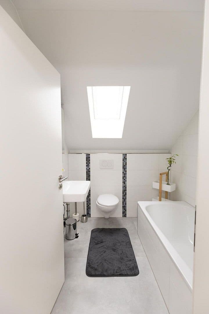 Prodej domu 145 m², pozemek 340 m², Fürther Str. 46, Roßtal, Bavorsko Prodej domu 145 m², pozemek 340 m², Fürther Str. 46, Roßtal, Bavorsko