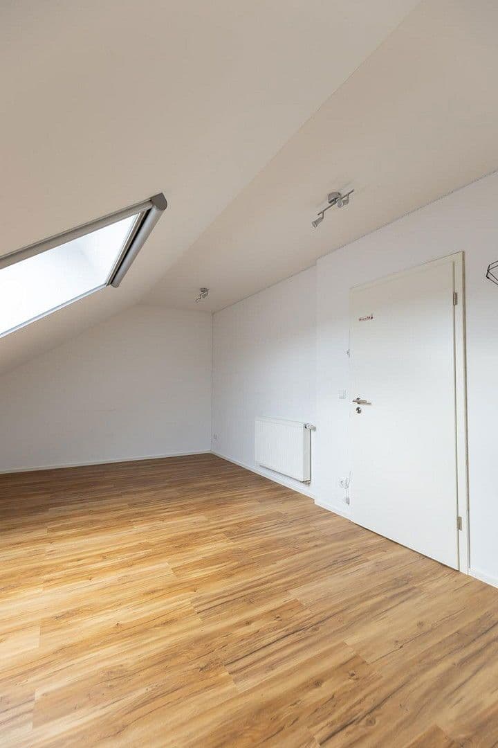 Prodej domu 145 m², pozemek 340 m², Fürther Str. 46, Roßtal, Bavorsko Prodej domu 145 m², pozemek 340 m², Fürther Str. 46, Roßtal, Bavorsko