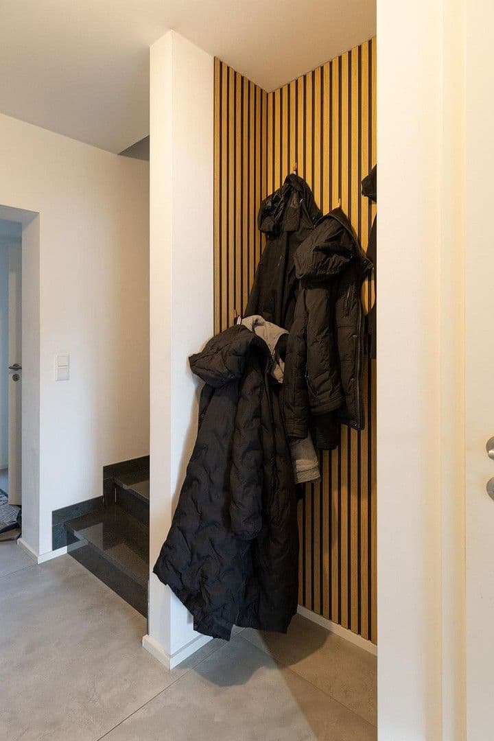 Prodej domu 145 m², pozemek 340 m², Fürther Str. 46, Roßtal, Bavorsko Prodej domu 145 m², pozemek 340 m², Fürther Str. 46, Roßtal, Bavorsko