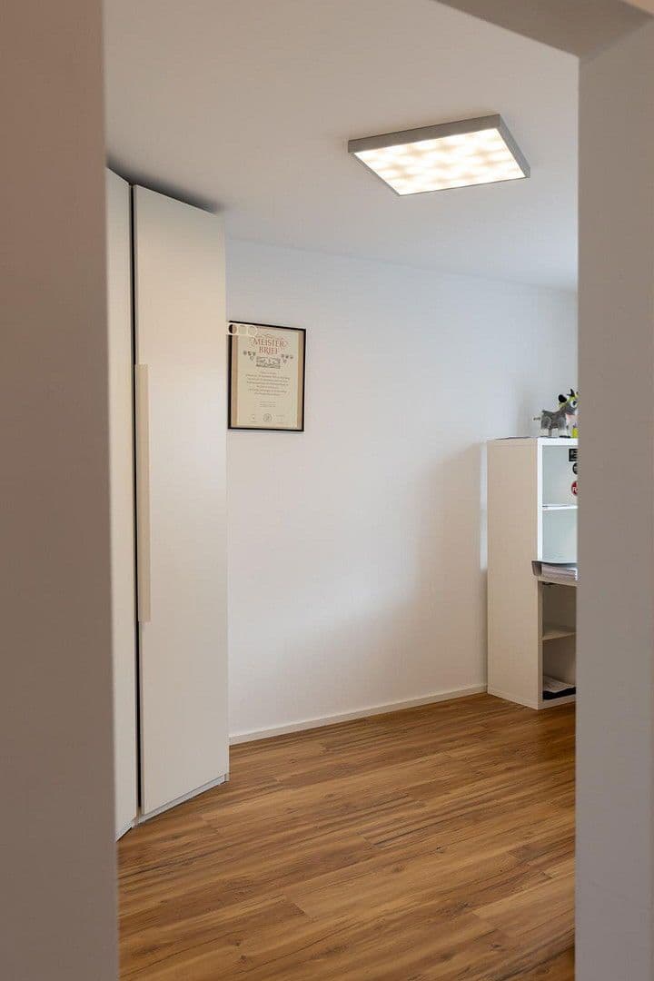 Prodej domu 145 m², pozemek 340 m², Fürther Str. 46, Roßtal, Bavorsko Prodej domu 145 m², pozemek 340 m², Fürther Str. 46, Roßtal, Bavorsko