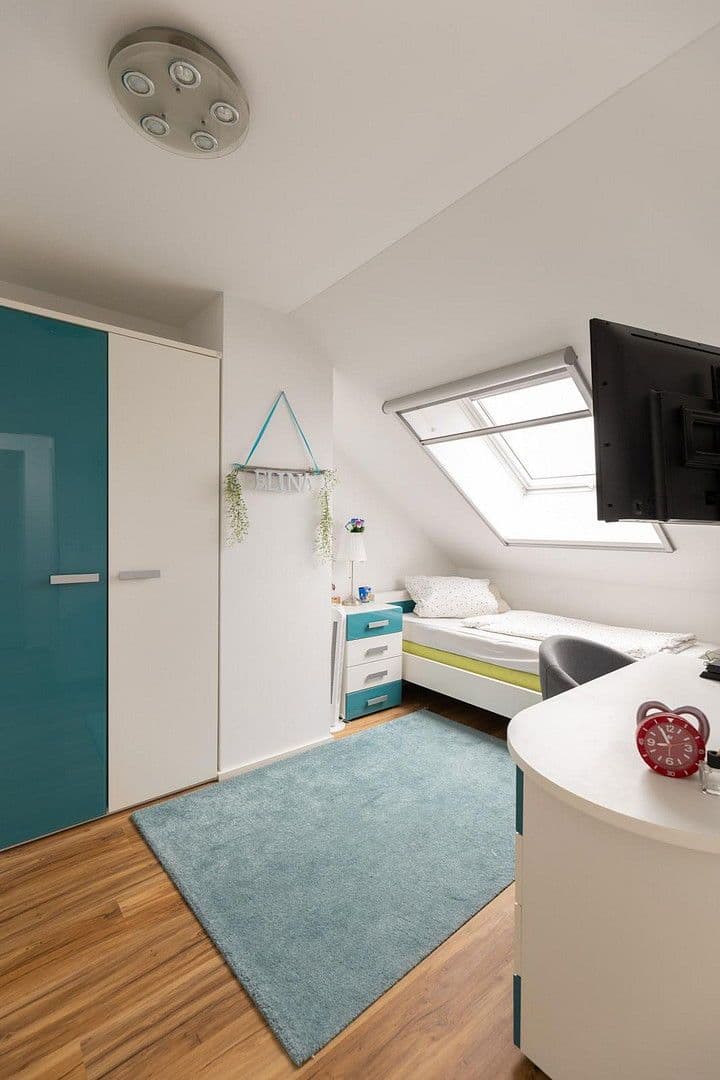 Prodej domu 145 m², pozemek 340 m², Fürther Str. 46, Roßtal, Bavorsko Prodej domu 145 m², pozemek 340 m², Fürther Str. 46, Roßtal, Bavorsko