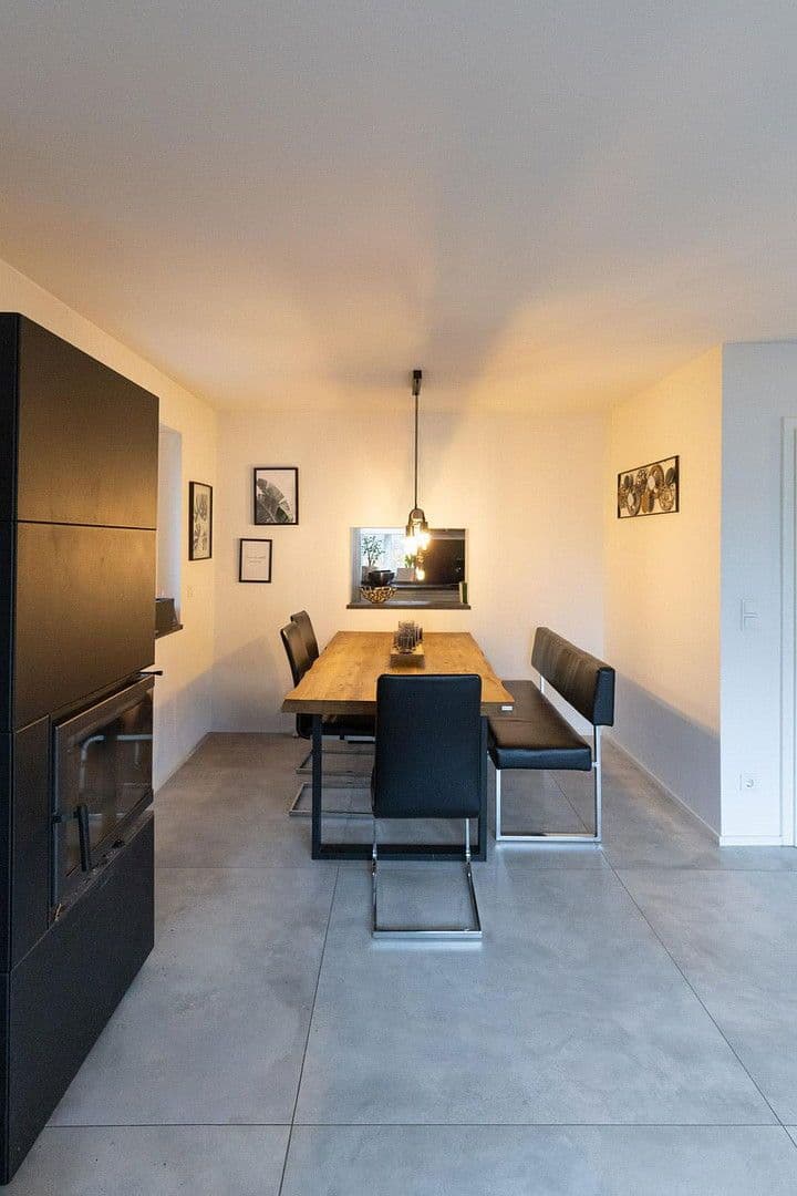 Prodej domu 145 m², pozemek 340 m², Fürther Str. 46, Roßtal, Bavorsko Prodej domu 145 m², pozemek 340 m², Fürther Str. 46, Roßtal, Bavorsko