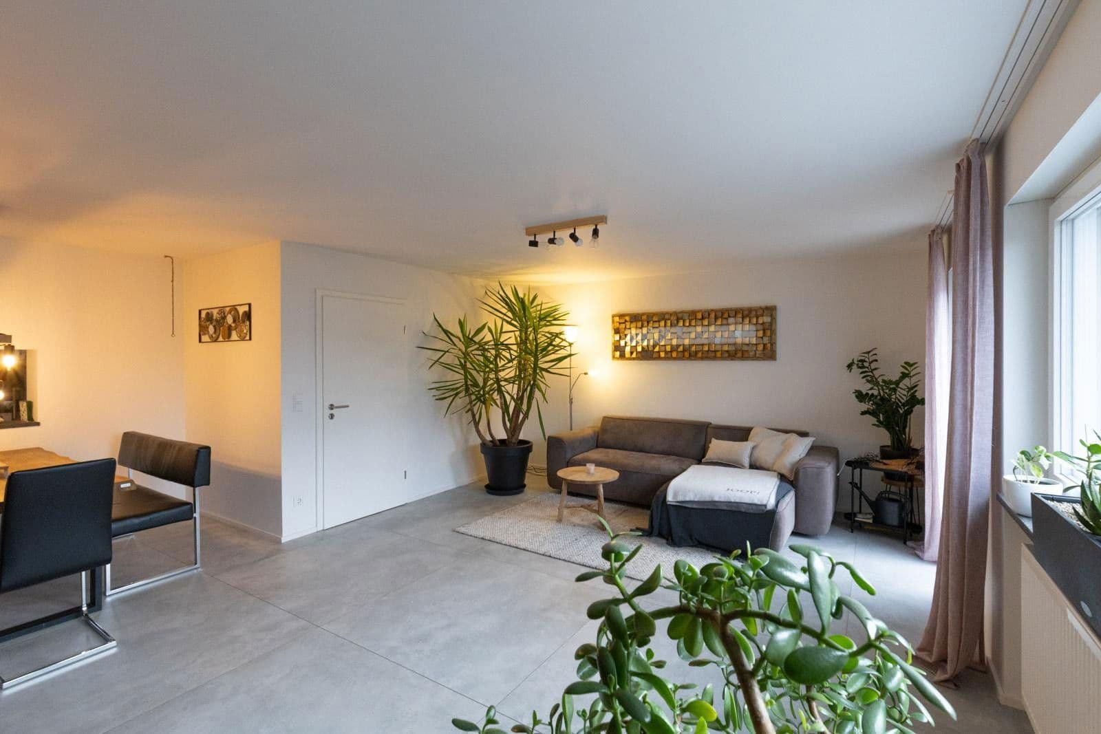 Prodej domu 145 m², pozemek 340 m², Fürther Str. 46, Roßtal, Bavorsko Prodej domu 145 m², pozemek 340 m², Fürther Str. 46, Roßtal, Bavorsko