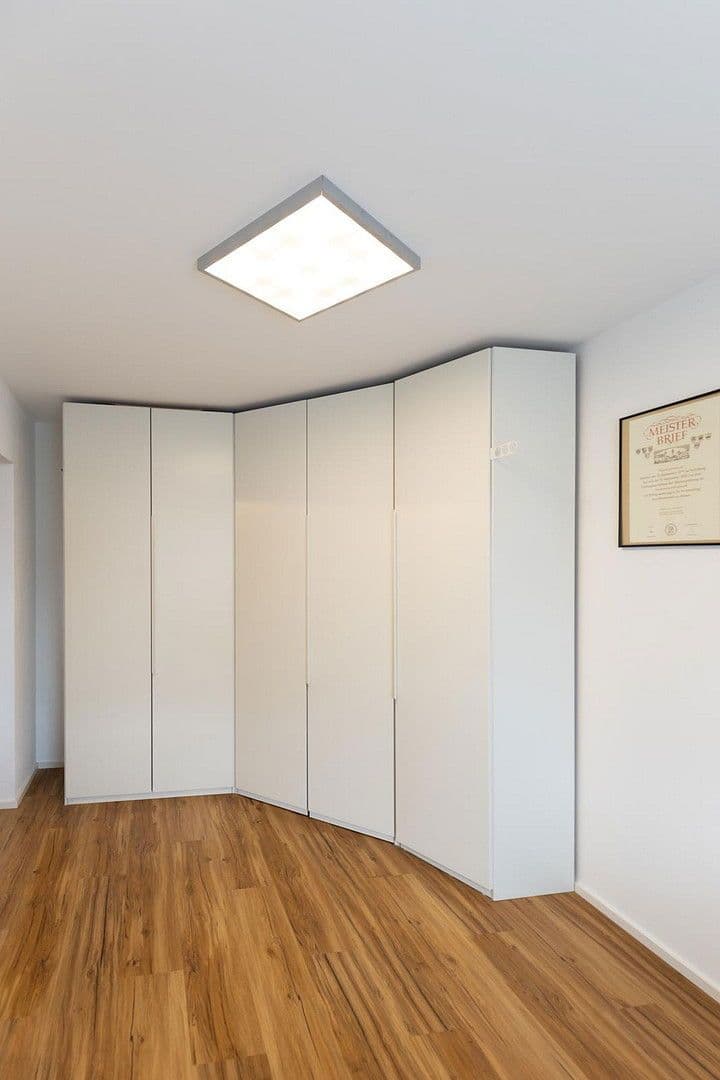 Prodej domu 145 m², pozemek 340 m², Fürther Str. 46, Roßtal, Bavorsko Prodej domu 145 m², pozemek 340 m², Fürther Str. 46, Roßtal, Bavorsko