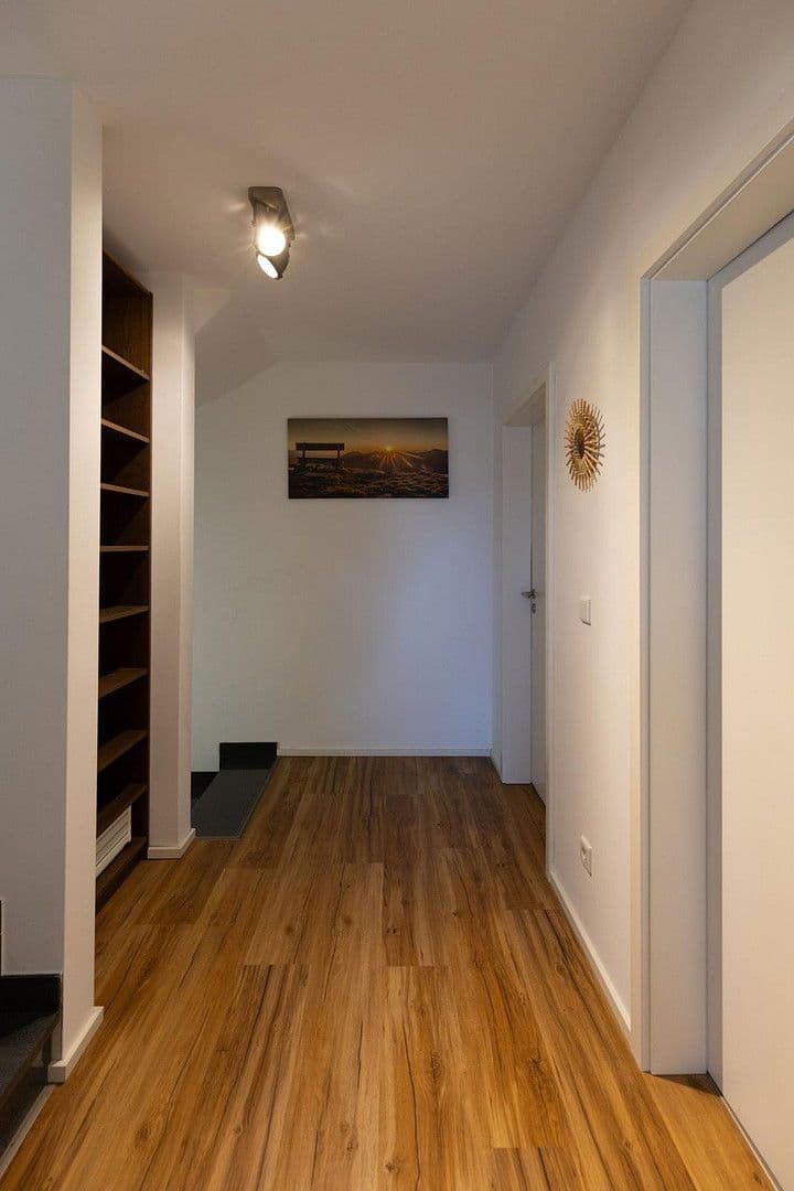 Prodej domu 145 m², pozemek 340 m², Fürther Str. 46, Roßtal, Bavorsko Prodej domu 145 m², pozemek 340 m², Fürther Str. 46, Roßtal, Bavorsko