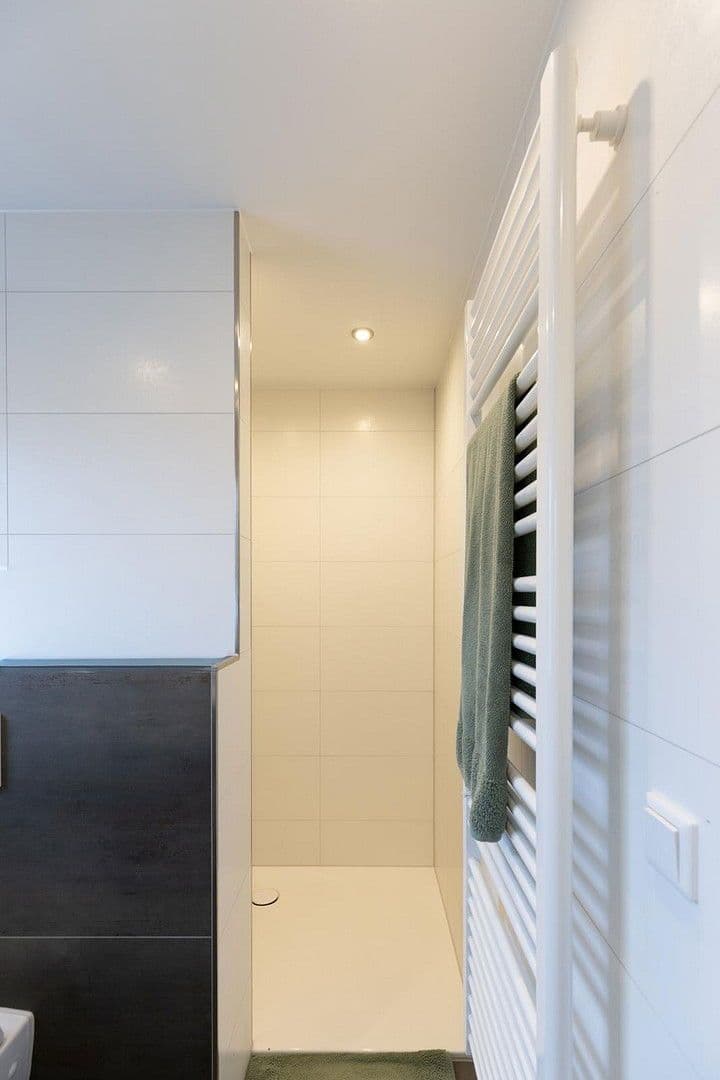 Prodej domu 145 m², pozemek 340 m², Fürther Str. 46, Roßtal, Bavorsko Prodej domu 145 m², pozemek 340 m², Fürther Str. 46, Roßtal, Bavorsko