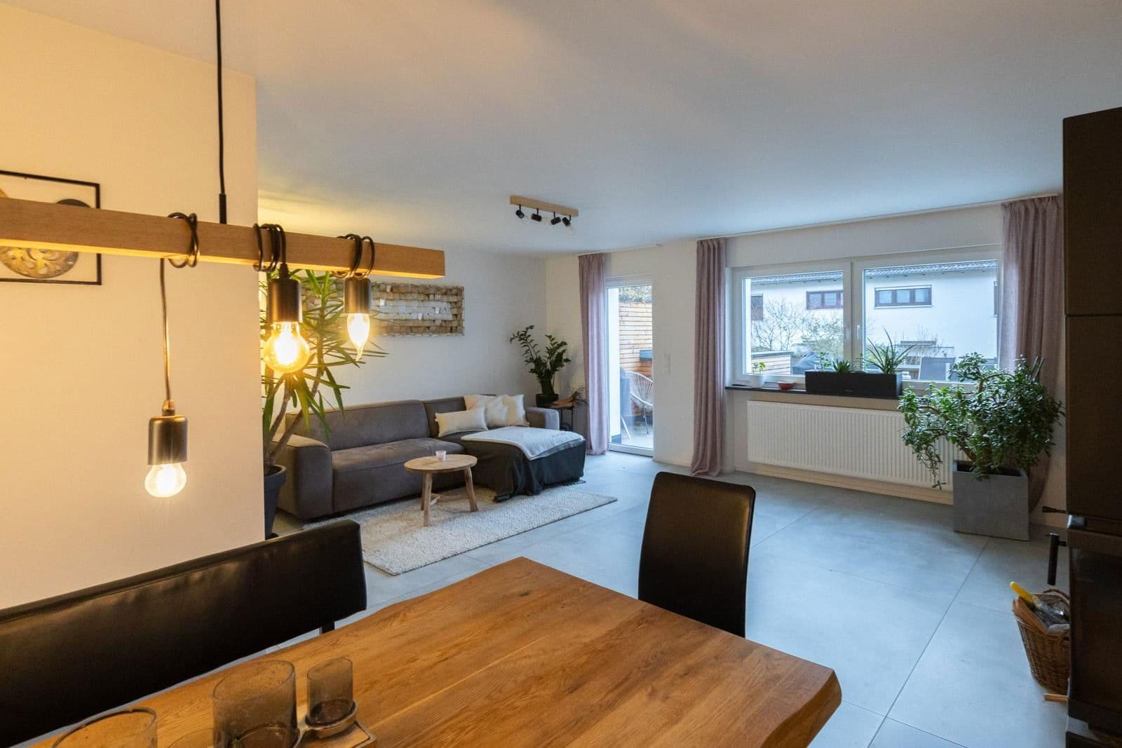 Prodej domu 145 m², pozemek 340 m², Fürther Str. 46, Roßtal, Bavorsko Prodej domu 145 m², pozemek 340 m², Fürther Str. 46, Roßtal, Bavorsko