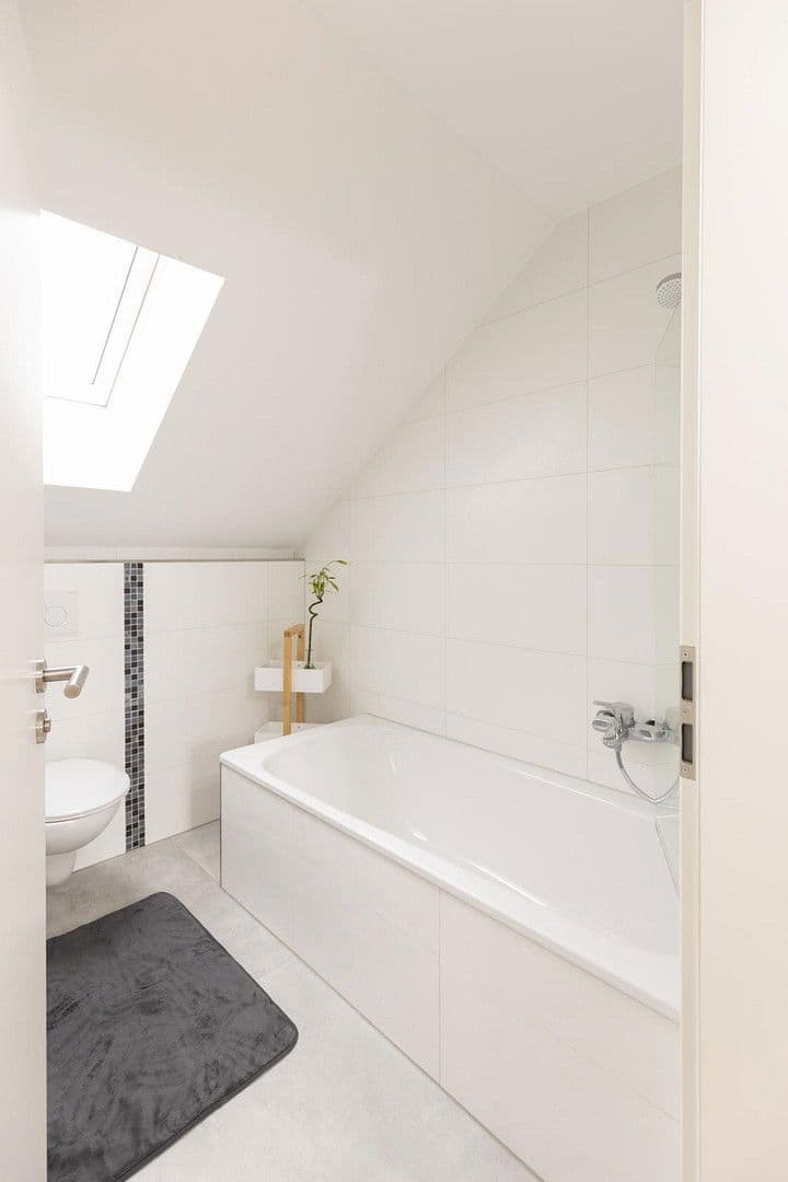 Prodej domu 145 m², pozemek 340 m², Fürther Str. 46, Roßtal, Bavorsko Prodej domu 145 m², pozemek 340 m², Fürther Str. 46, Roßtal, Bavorsko