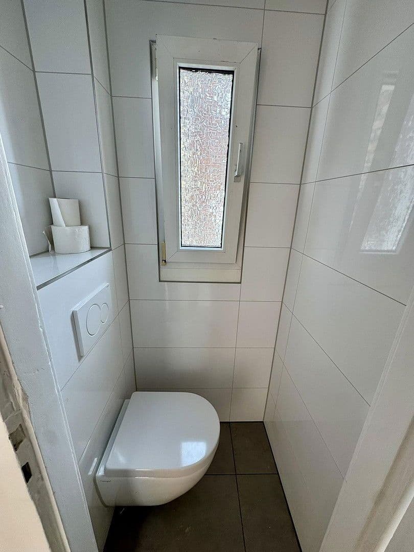 Pronájem bytu 4+1 86 m², Düsseldorf, Severní Porýní-Vestfálsko Pronájem bytu 4+1 86 m², Düsseldorf, Severní Porýní-Vestfálsko