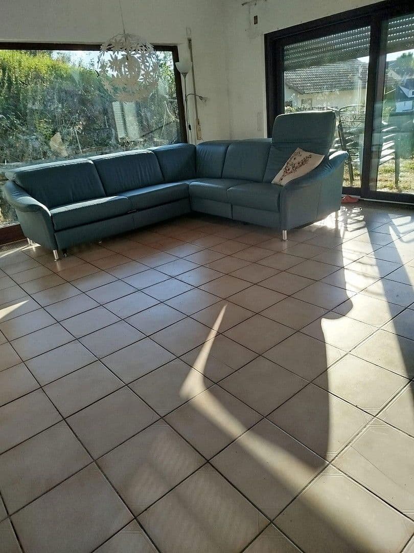 Prodej domu 179 m², pozemek 947 m², Neuenstadt am Kocher, Bádensko-Württembersko Prodej domu 179 m², pozemek 947 m², Neuenstadt am Kocher, Bádensko-Württembersko