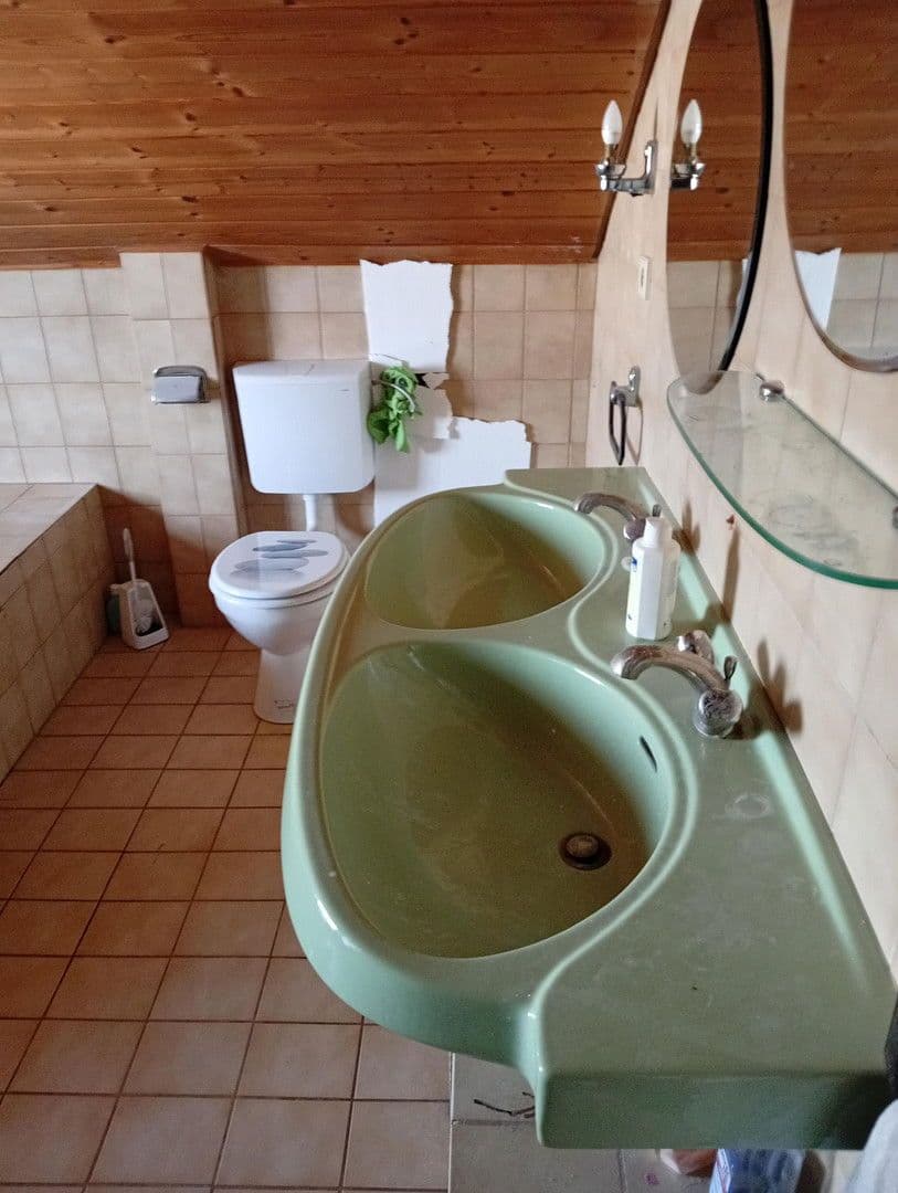 Prodej domu 179 m², pozemek 947 m², Neuenstadt am Kocher, Bádensko-Württembersko Prodej domu 179 m², pozemek 947 m², Neuenstadt am Kocher, Bádensko-Württembersko