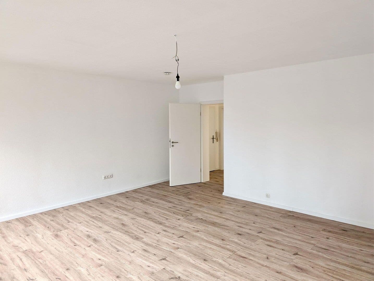 Pronájem bytu 2+1 61 m², Westliche Ringstraße 15, Frankenthal, Porýní-Falc Pronájem bytu 2+1 61 m², Westliche Ringstraße 15, Frankenthal, Porýní-Falc