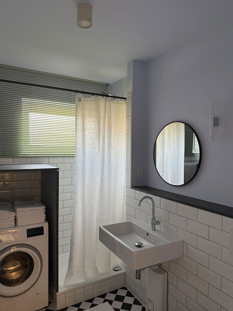 Pronájem bytu 3+1 70 m², Köln, Severní Porýní-Vestfálsko Pronájem bytu 3+1 70 m², Köln, Severní Porýní-Vestfálsko