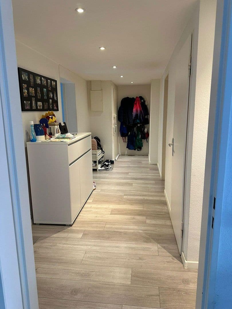 Pronájem bytu 4+1 84 m², Röttelnblick 1, Lörrach, Bádensko-Württembersko Pronájem bytu 4+1 84 m², Röttelnblick 1, Lörrach, Bádensko-Württembersko