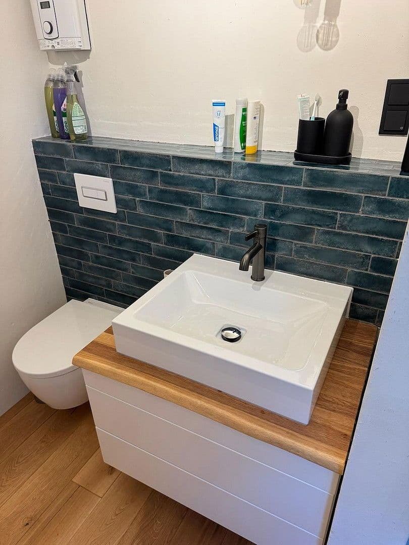 Prodej domu 240 m², pozemek 1.700 m², Flößerweg 20, Hann. Münden, Dolní Sasko Prodej domu 240 m², pozemek 1.700 m², Flößerweg 20, Hann. Münden, Dolní Sasko