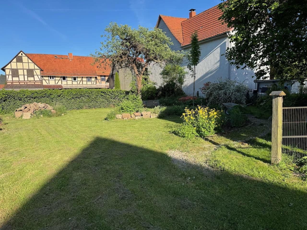 Prodej domu 240 m², pozemek 1.700 m², Flößerweg 20, Hann. Münden, Dolní Sasko Prodej domu 240 m², pozemek 1.700 m², Flößerweg 20, Hann. Münden, Dolní Sasko