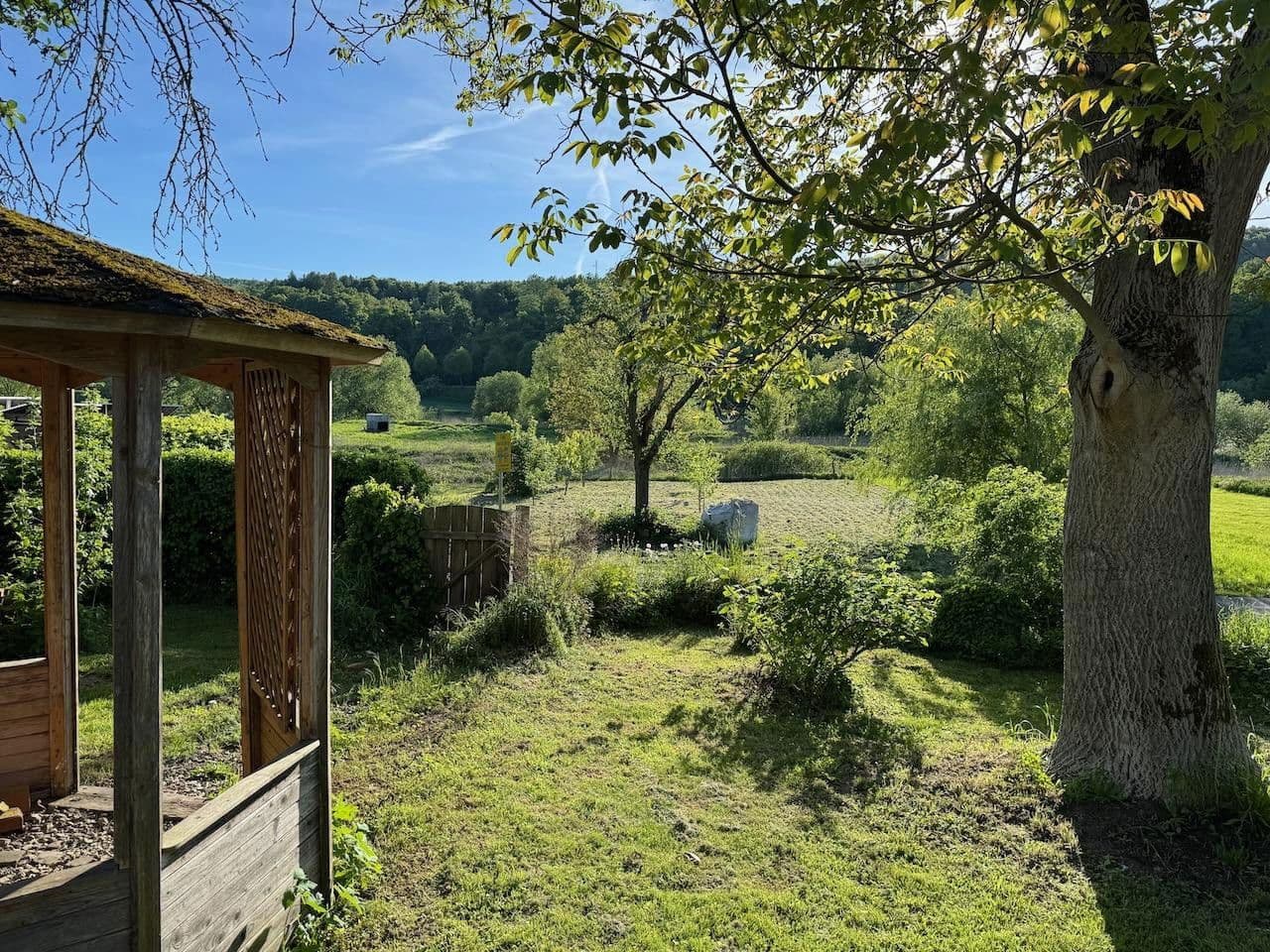 Prodej domu 240 m², pozemek 1.700 m², Flößerweg 20, Hann. Münden, Dolní Sasko Prodej domu 240 m², pozemek 1.700 m², Flößerweg 20, Hann. Münden, Dolní Sasko