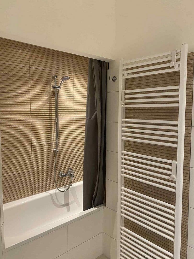 Pronájem bytu 3+1 72 m², Olbersstr. 4, Berlin, Berlín Pronájem bytu 3+1 72 m², Olbersstr. 4, Berlin, Berlín